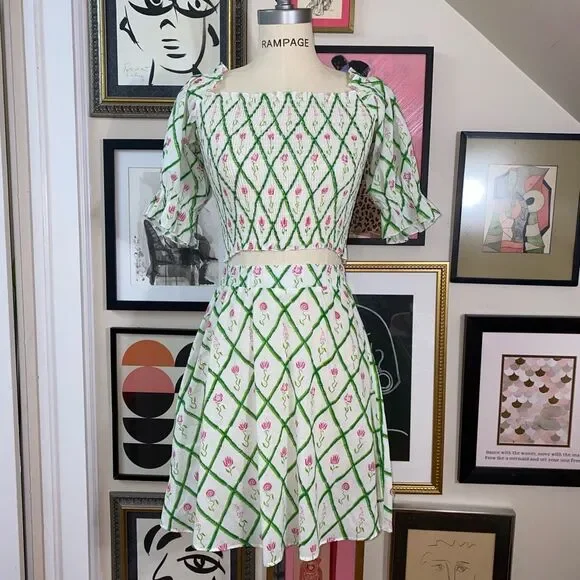 Mary Marshmallow Women’s Size Small Crop Top and Skirt Set Green 2 Piece Set - Picture 2 of 8